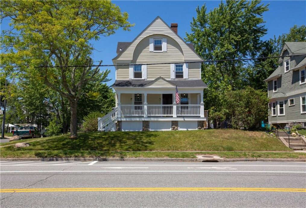 Stunning 4 Bedroom Cranston Victorian! Rhode Island, Massachusetts