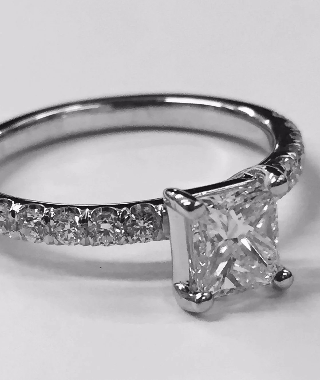 Why Is It Smart To Buy Jewelry At A Pawn Shop?