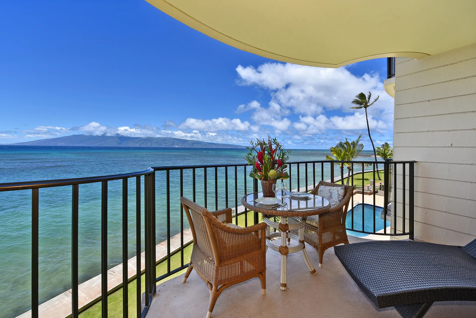 Maui Beachfront Rentals Maui Beach Condos Chase 'N Rainbows