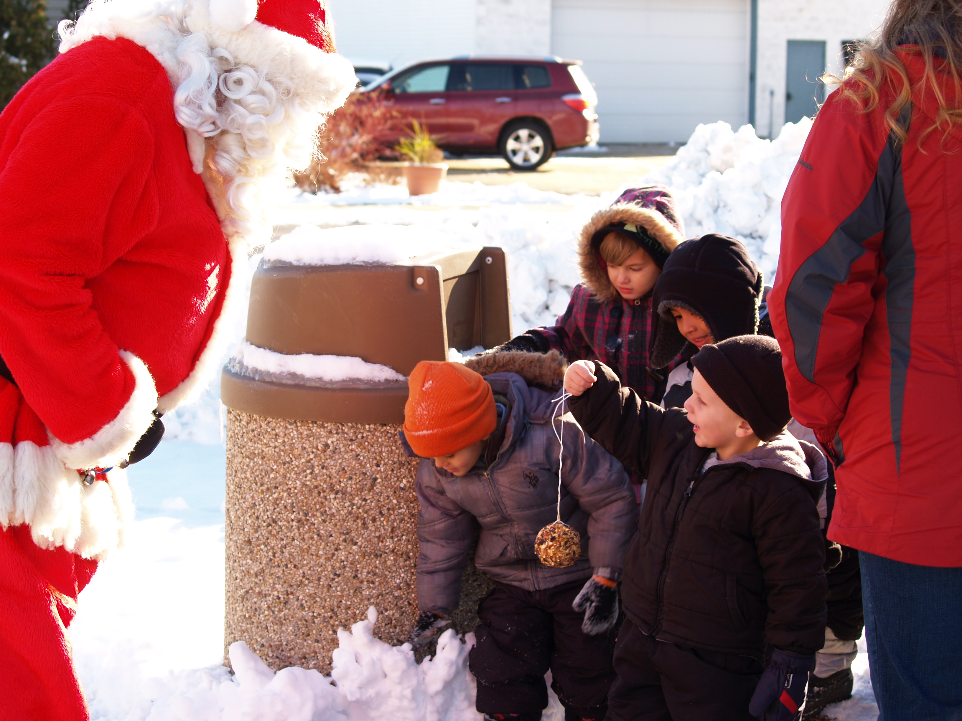 Head Start Students Decorate Silver Lake Christmas Tree West of the I