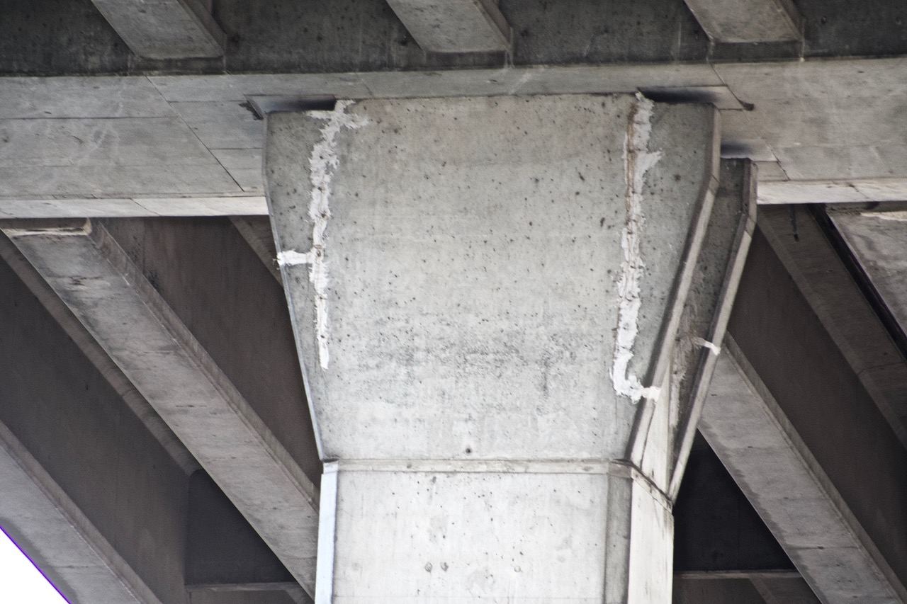 West Seattle Bridge to close indefinitely; Cracks at attachment points and elsewhere must be