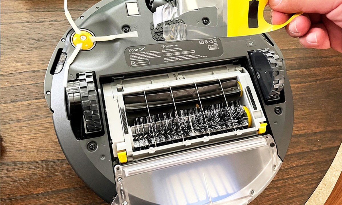 How to clean Roomba brushes an easy stepbystep guide WFLA