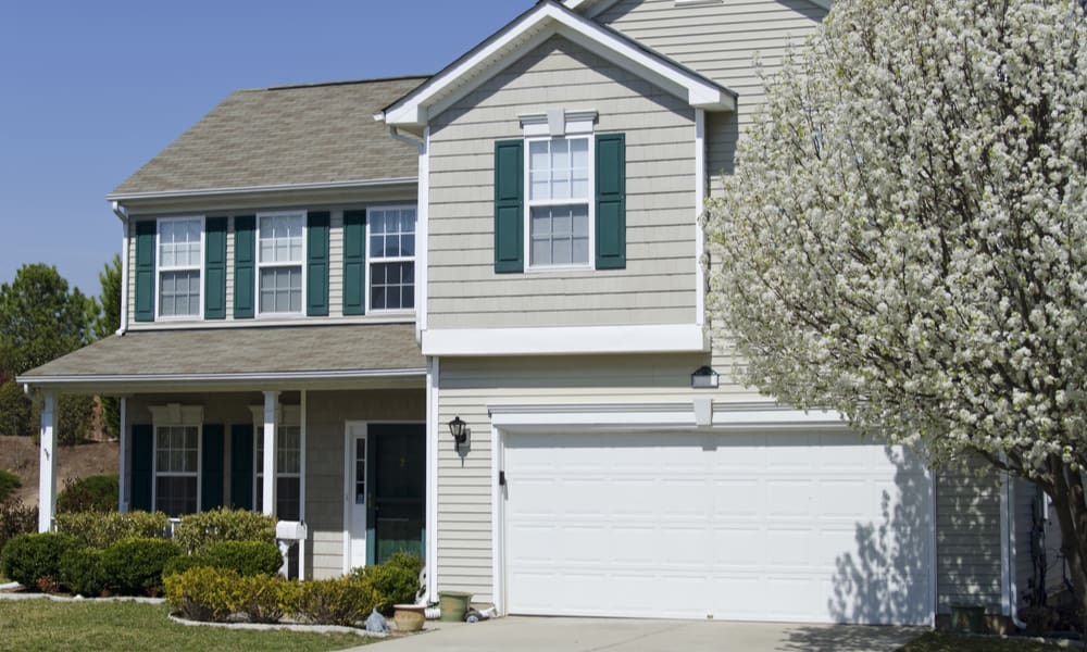 Wood Siding vs. Vinyl Siding Which is Better?