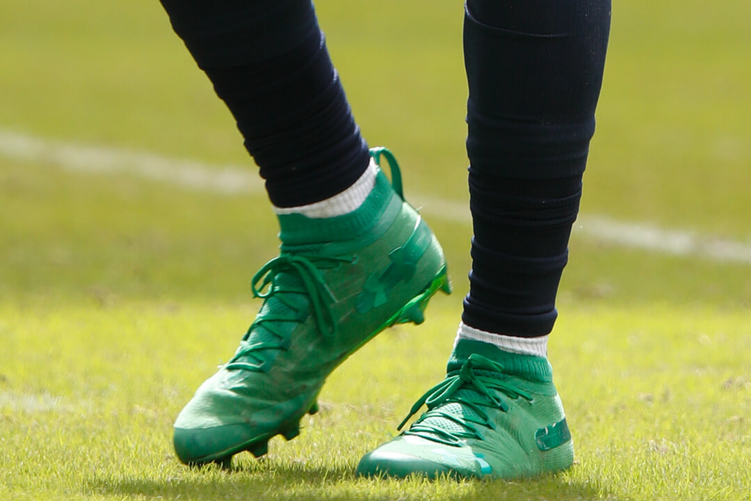 What Pros Wear What Do NFL Wide Receivers Wear? Here's the Helmets