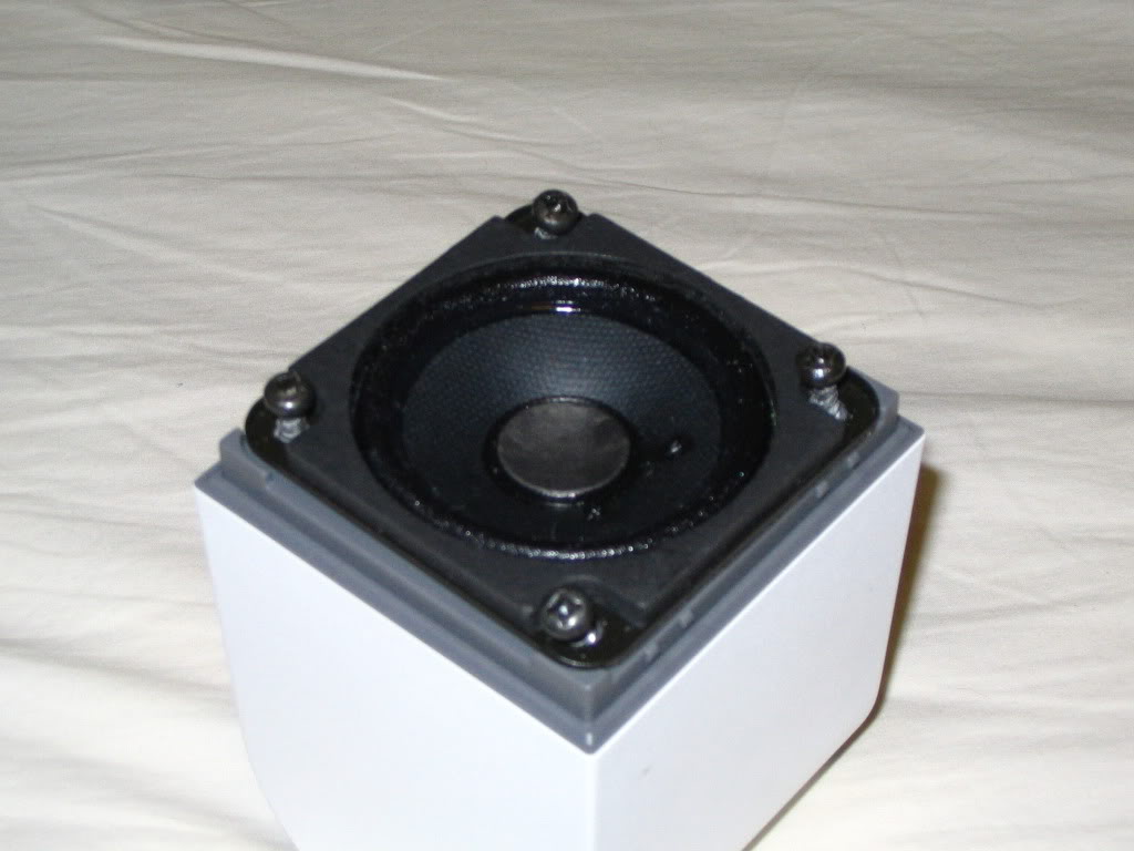 boseacoustimasscubespeakers02 What's Inside