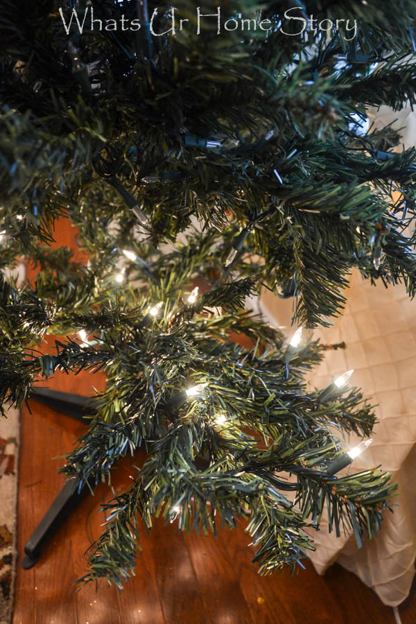 How to Hang Christmas Tree Lights - Whats Ur Home Story