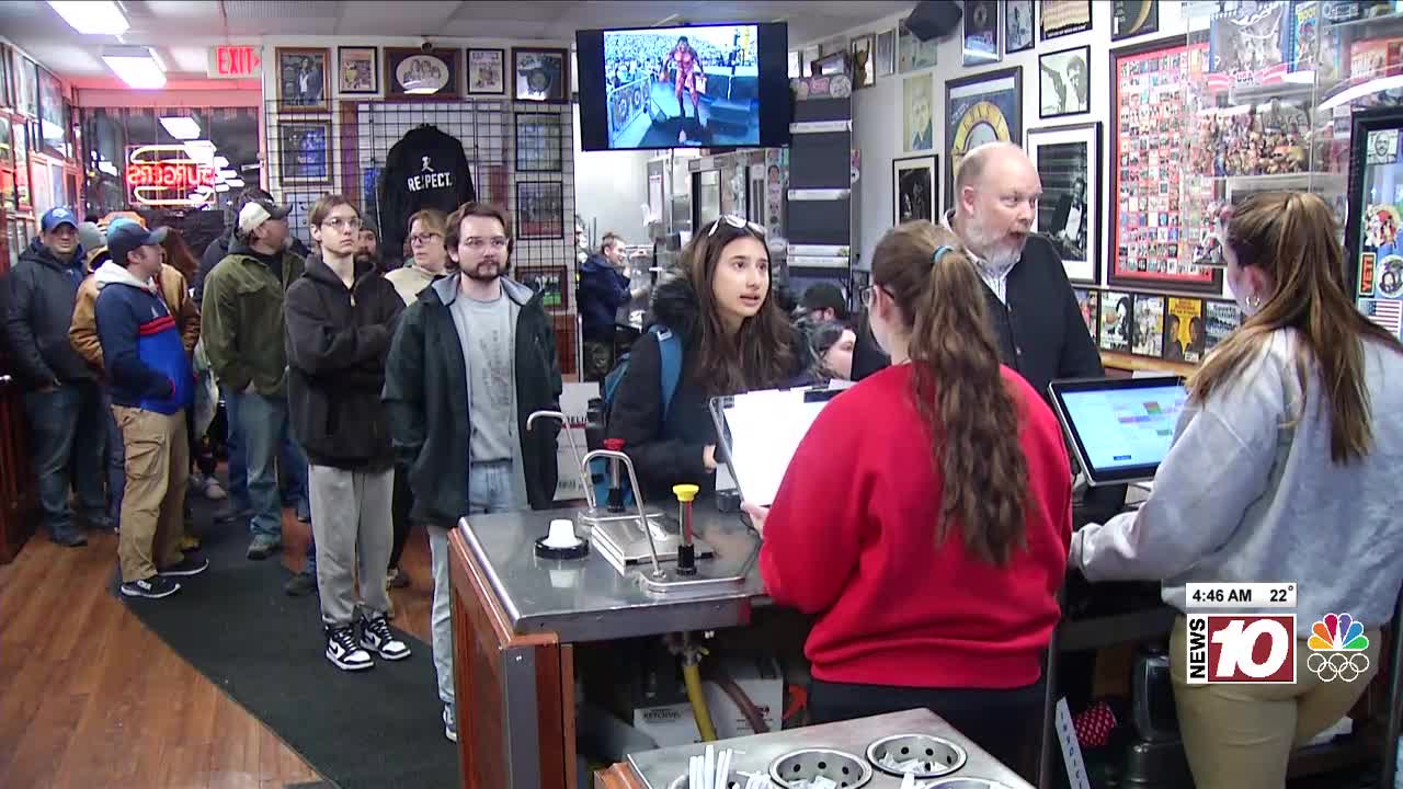 Customers bid farewell to Jimmy Z's on its last night before closing