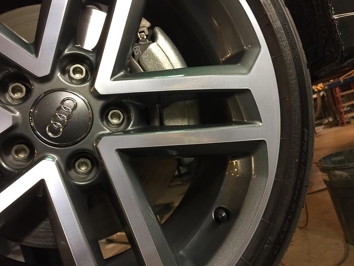 Rim Refinishing Wheel tech