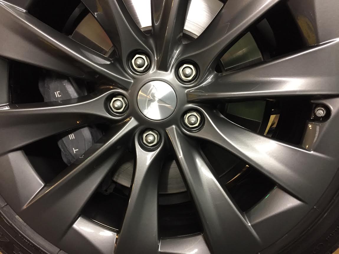 Rim Refinishing Wheel tech