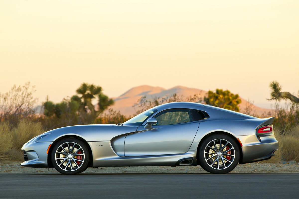 The 2015 Dodge Viper SRT has lots from Custom Wheels to A