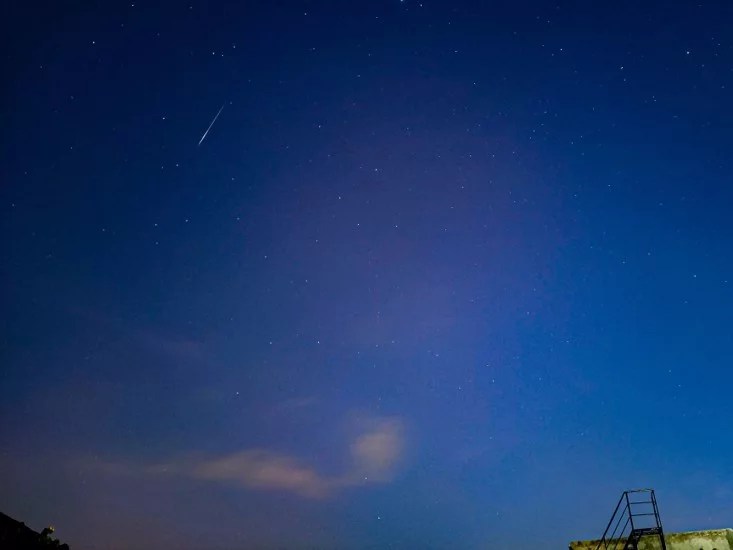 LOOK Med Student Captures the Lyrid Meteor Shower Using His Smartphone