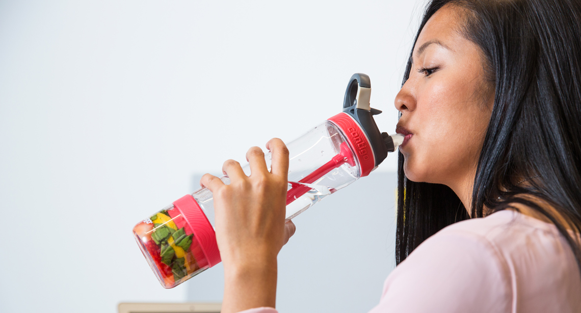 A Detailed Guide to Buying and Using an Infusion Water Bottle