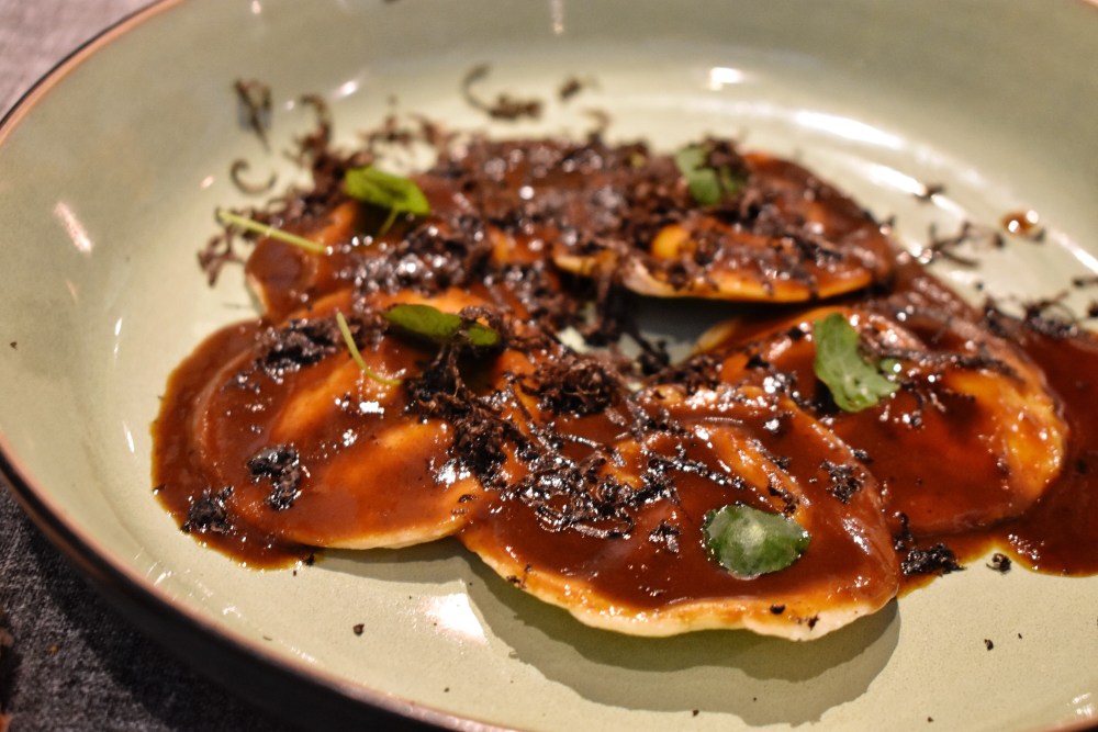 COCINAR BRASAS BAR. Raviolis de Pintada