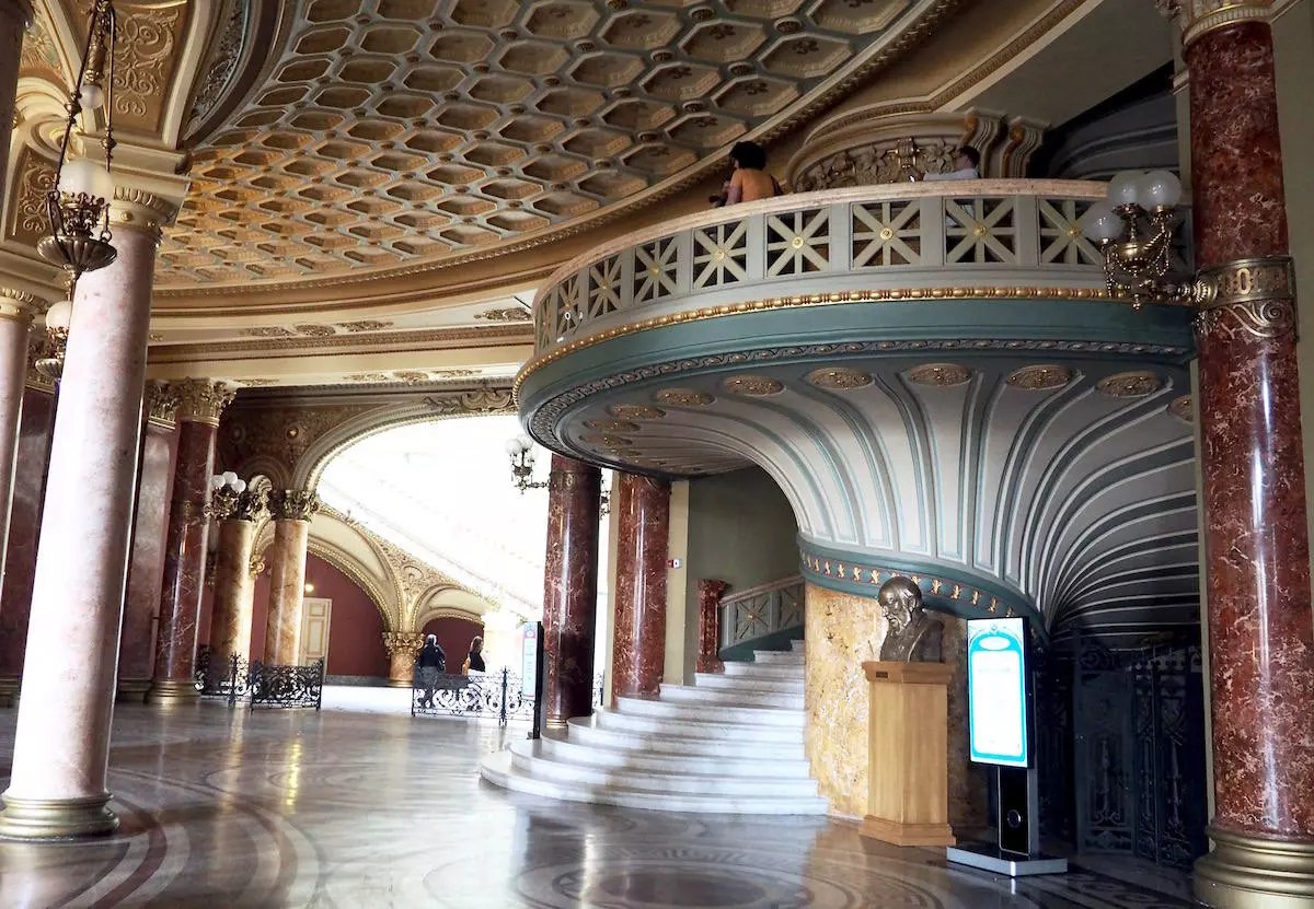 11 Beautiful Buildings That Will Make You Fall For