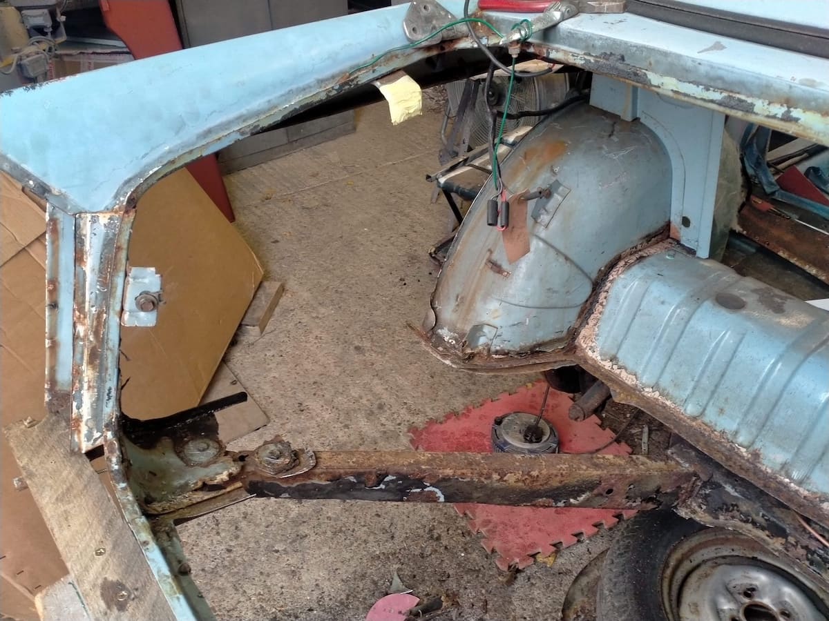 Triumph Herald Restoration &amp; Repair White�s Bodyworks