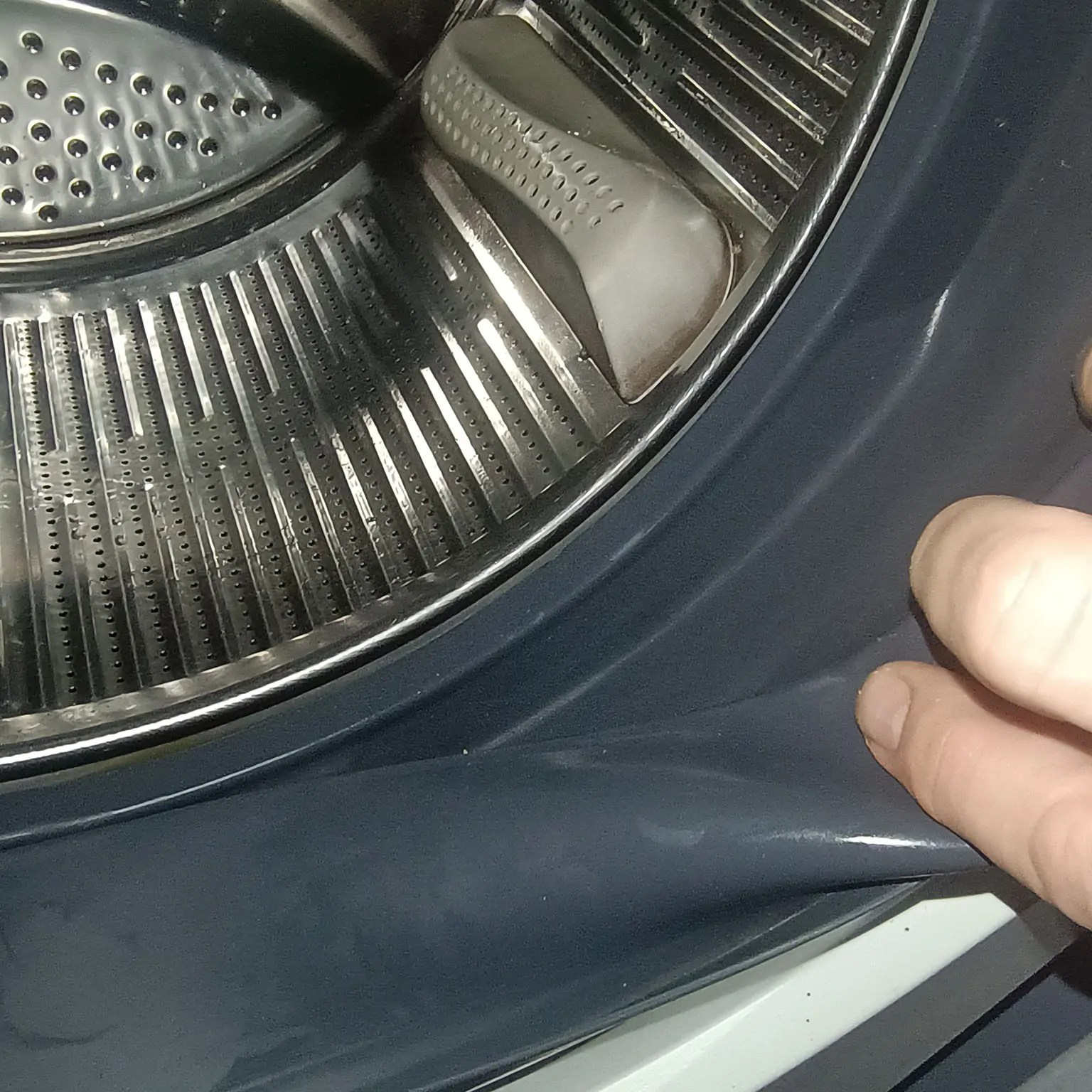 Can a Vinegar Washing Machine Clean Beat Bleach?