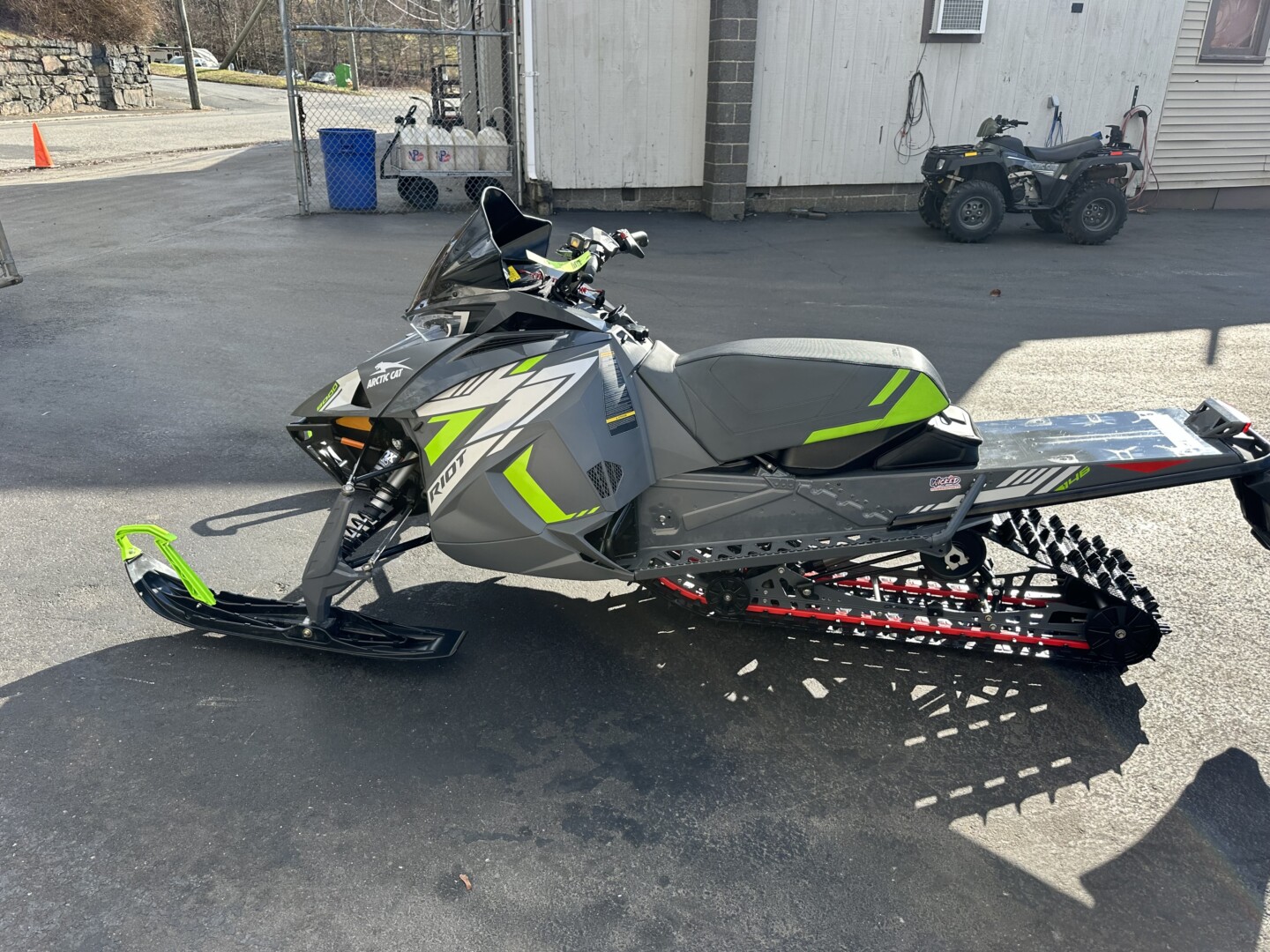 2022 Riot 8000 ES QS3 146 1.6 Arctic Cat, SnowMobiles dealer in CT