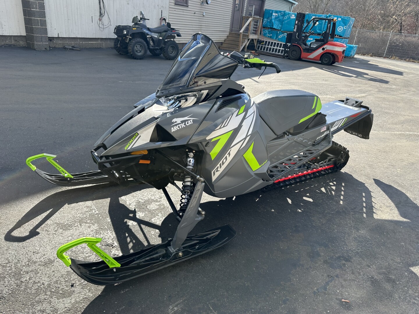 2022 Riot 8000 ES QS3 146 1.6 Arctic Cat, SnowMobiles dealer in CT