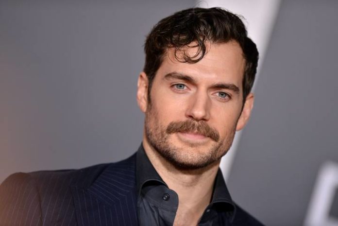 Henry Cavill Wiki, Height, Weight, Age, Girlfriend, Family, Biography