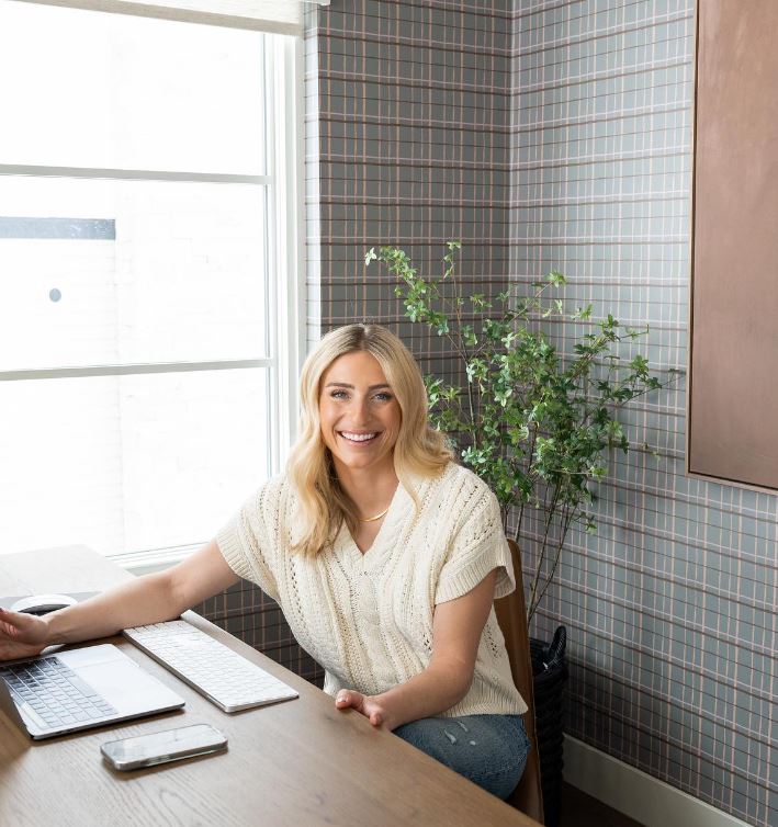 Jasmine Roth Husband, Wiki, Age, Kids, Net Worth, Height, Family