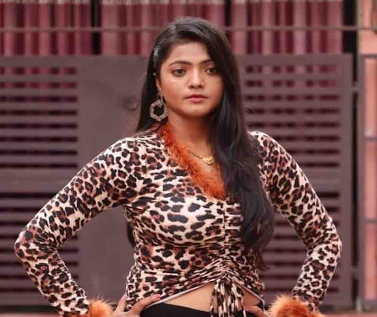 Bharti Jha (Ullu Actress) Web Series, Age, Bio, Figure, BF