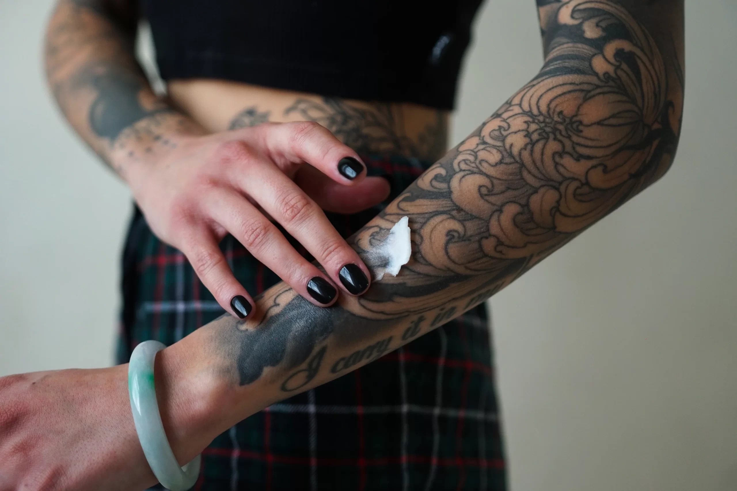 Reducing Inflammation and Itching through tattoo cream