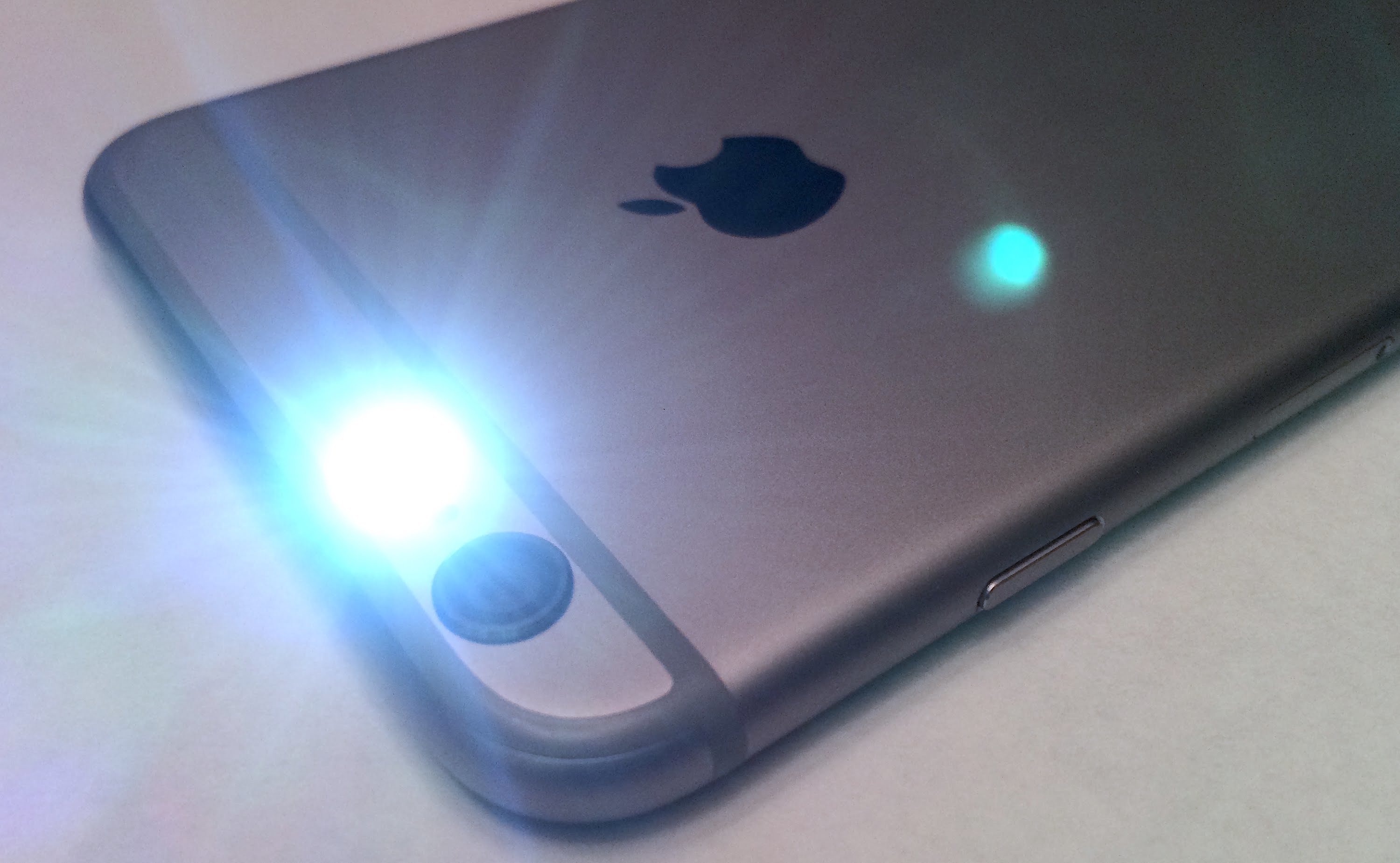How to Enable LED Flash for alerts on iOS Devices? wikigain