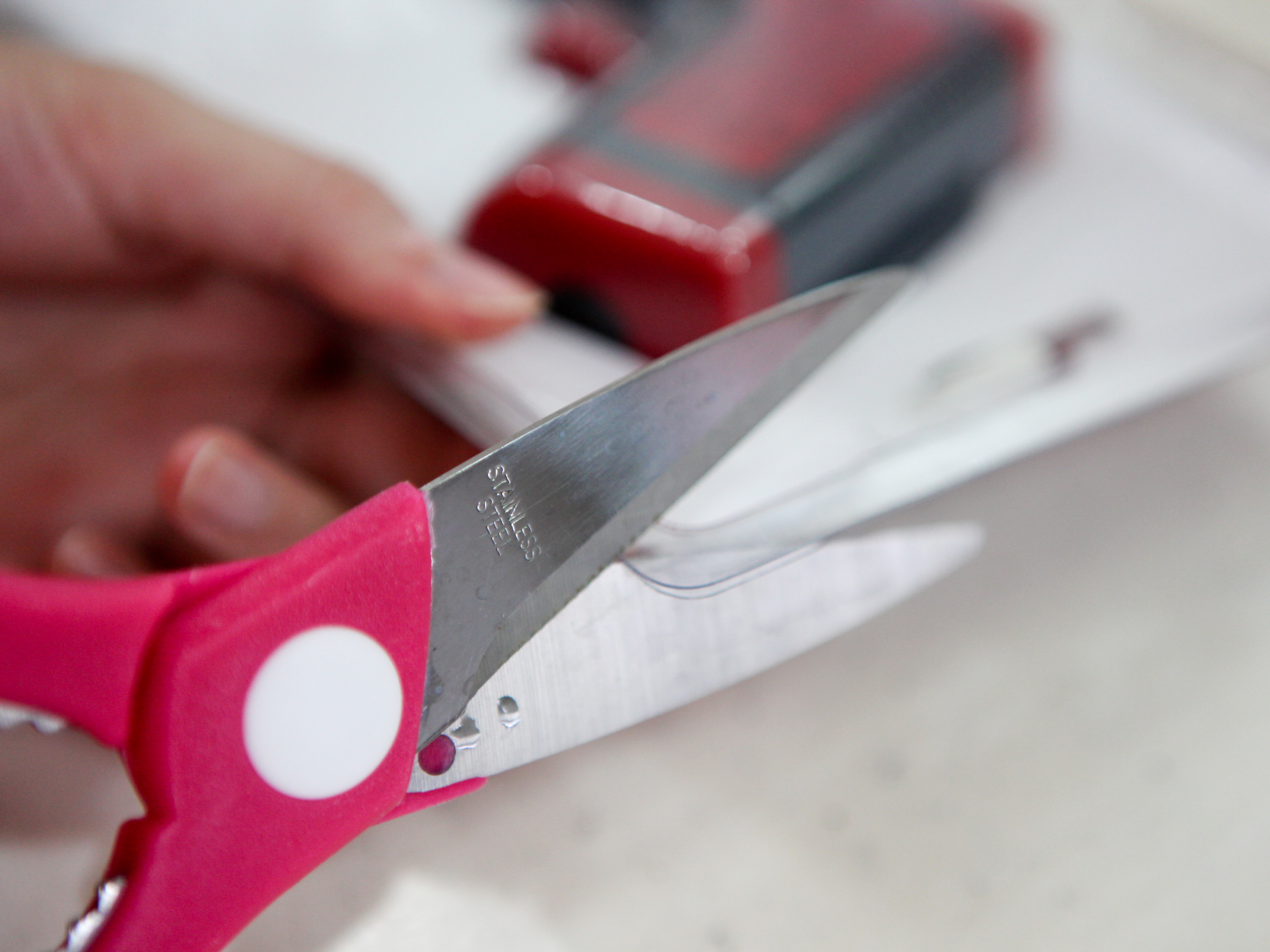 5 Ways to Open Rigid Plastic Clamshell Packages Safely wikiHow