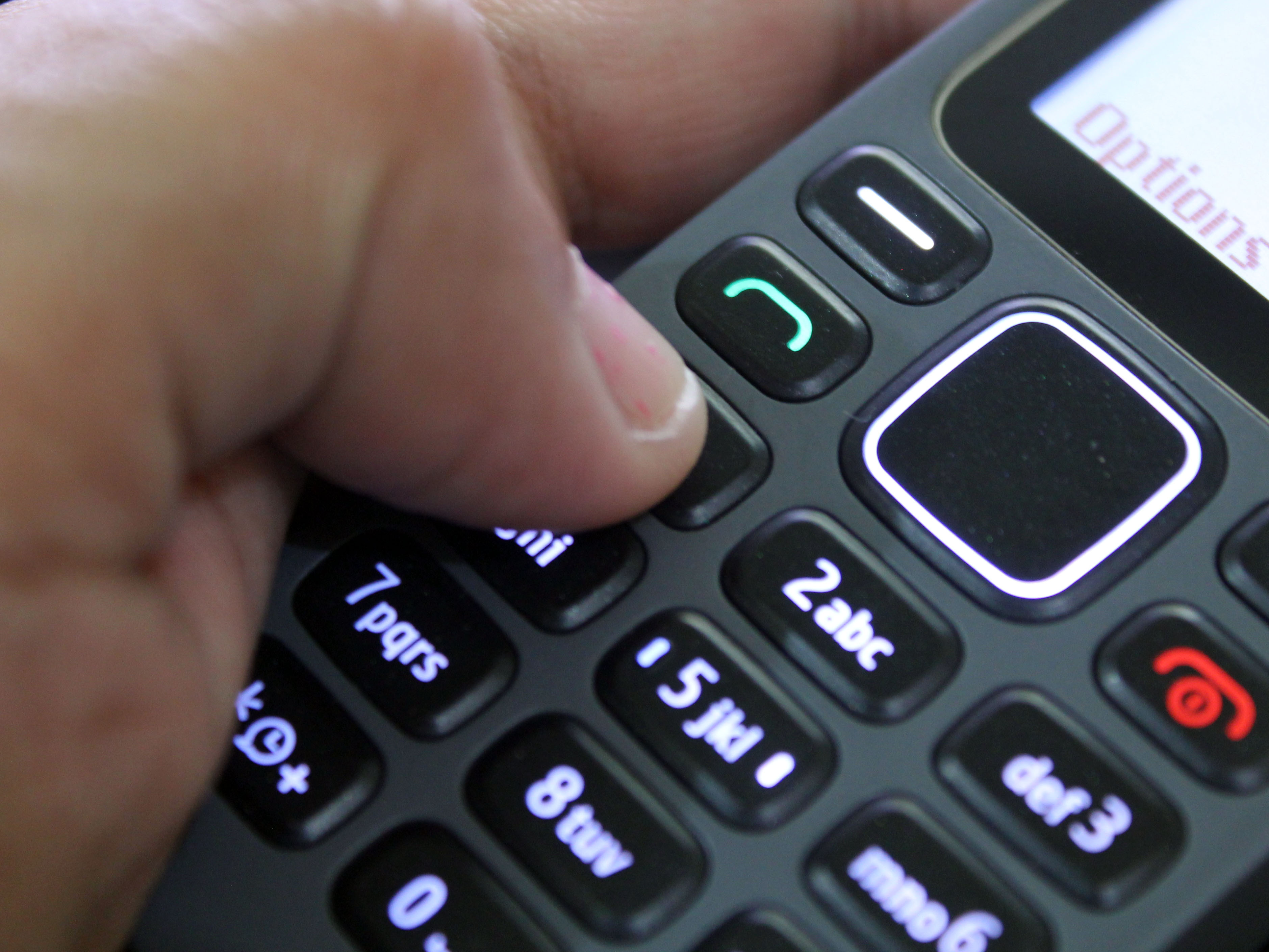 How to Call a Tech Support Helpdesk 10 Steps (with Pictures)