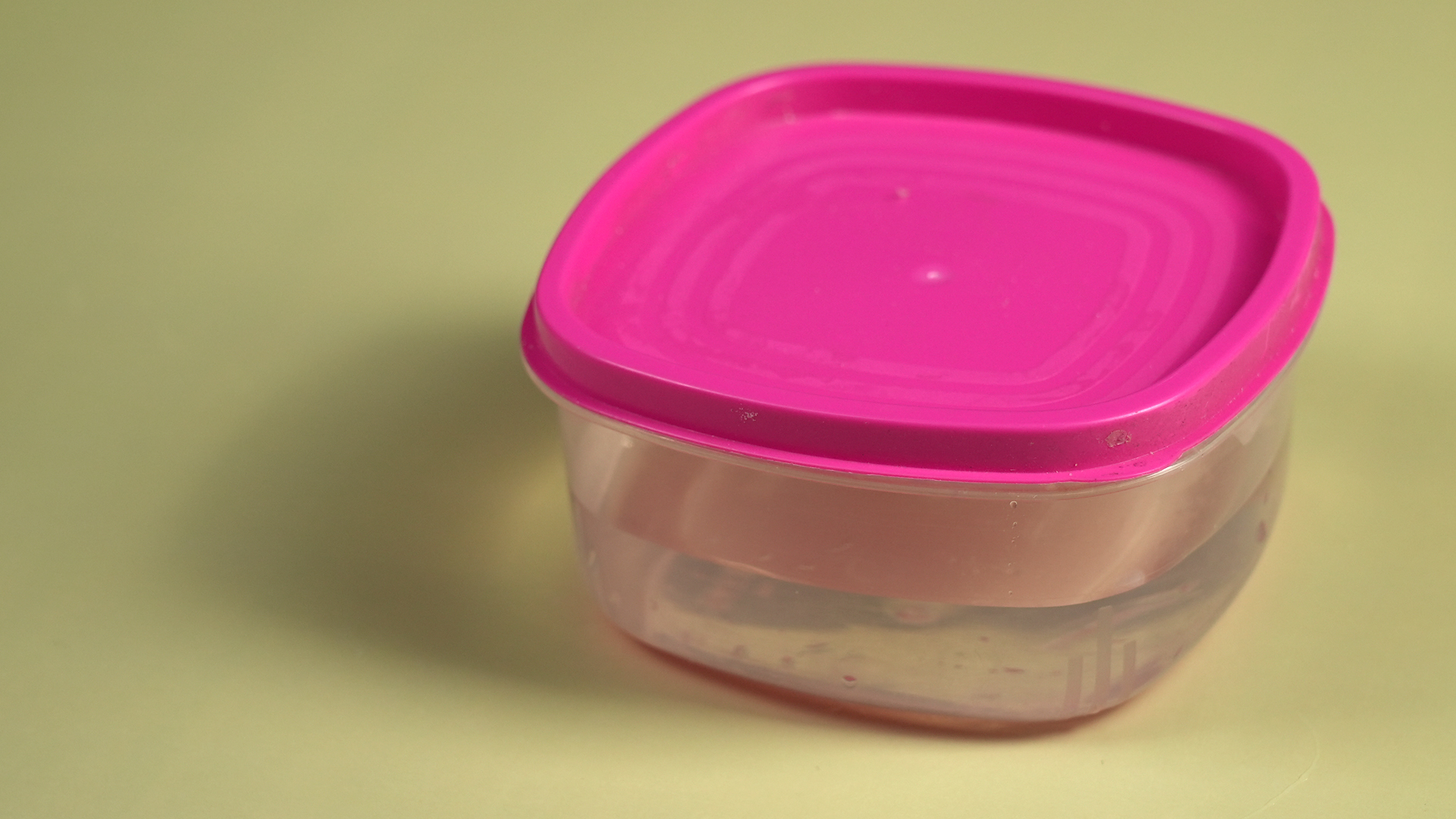 3 Ways to Clean Plastic Containers wikiHow