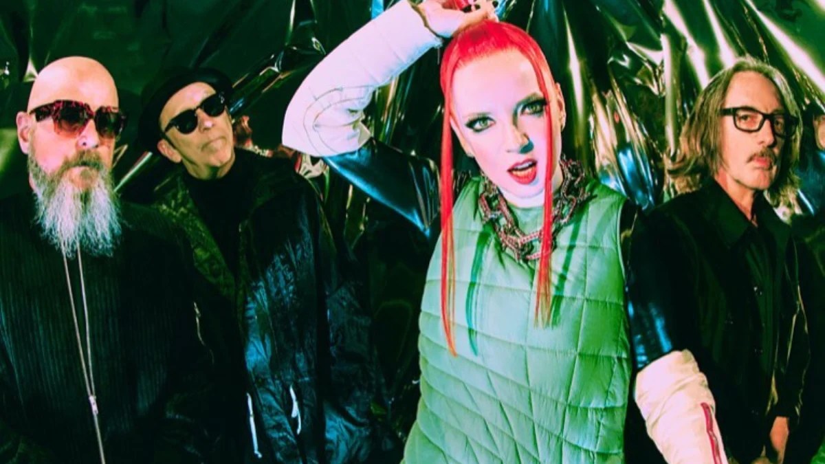 The Town anuncia Garbage para dia do Foo Fighters Wikimetal