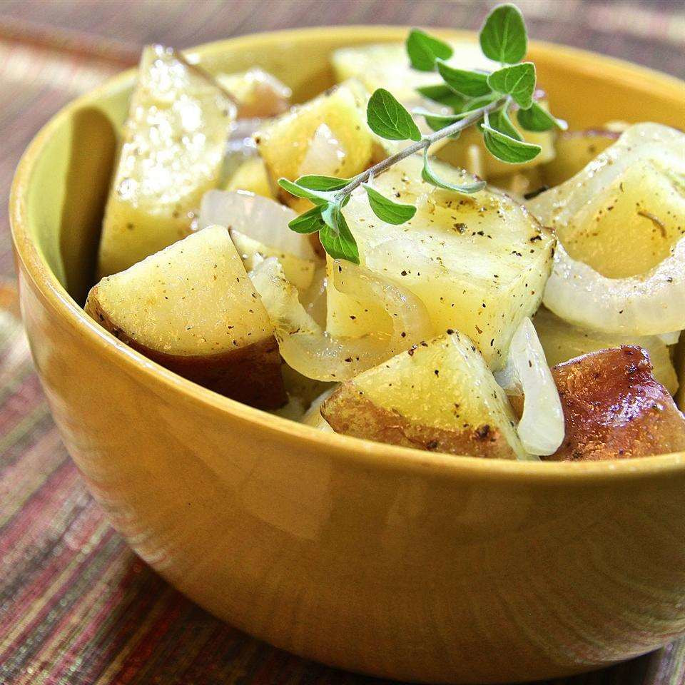 Microwaved Potatoes and Onion / Recipes • Wilcox