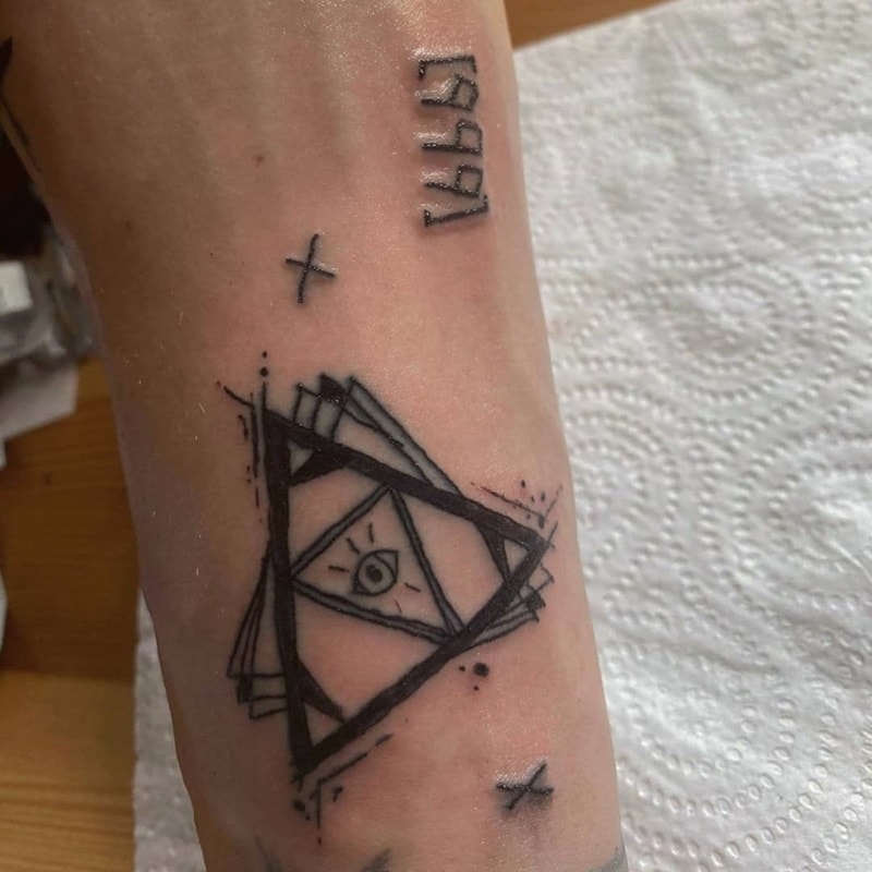 95 Creative Triangle Tattoo Ideas To Express Yourself - Wild Tattoo Art 800_x_800_jpg