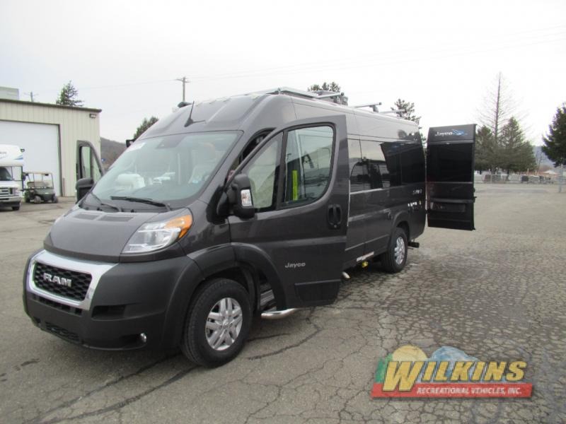 Which Type of Motorhome is Right for Me? Class A vs Class B vs Class C