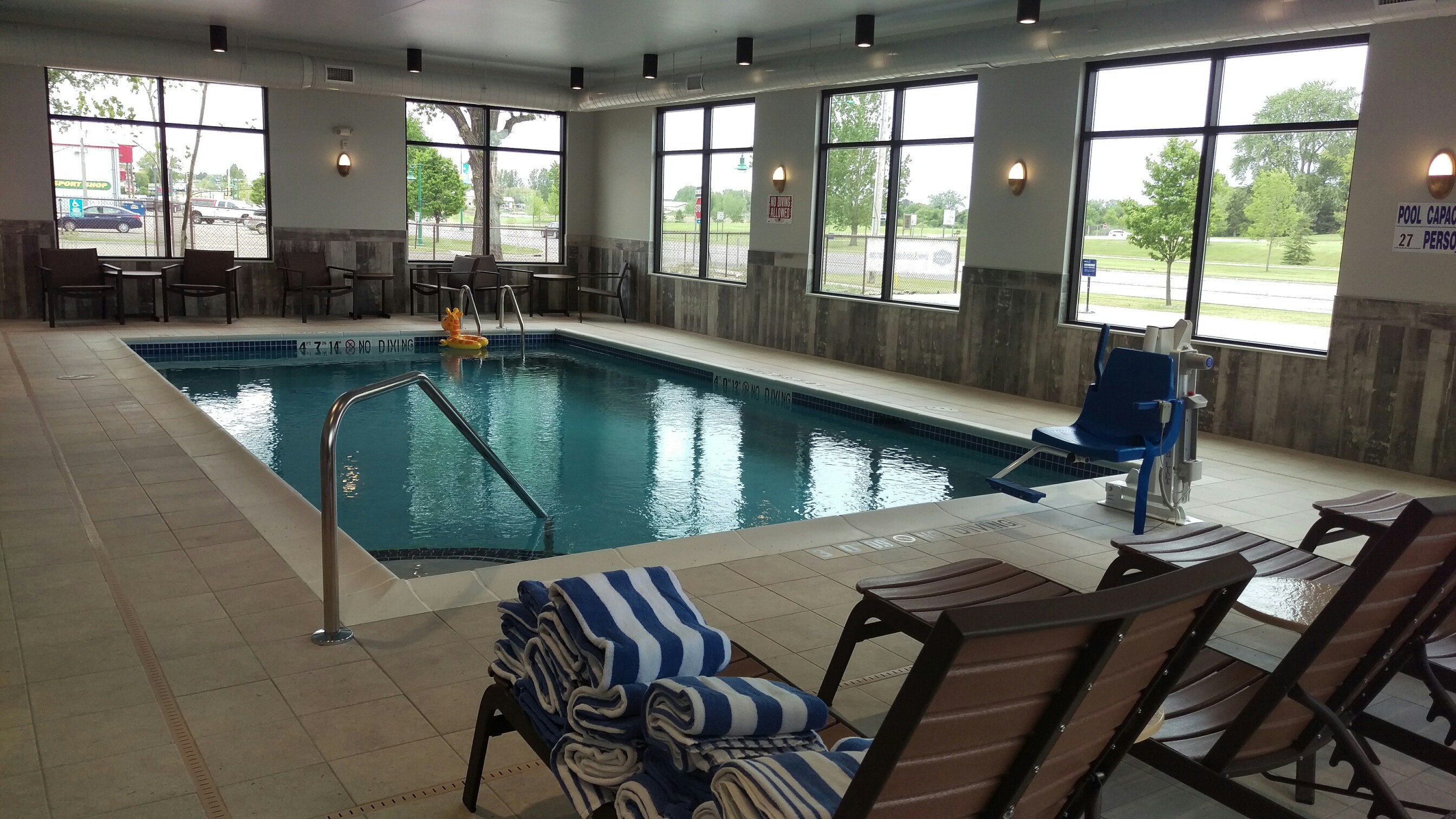 Hampton Inn Spicer Green Lake Spicer, Minnesota Willmar Lakes Area