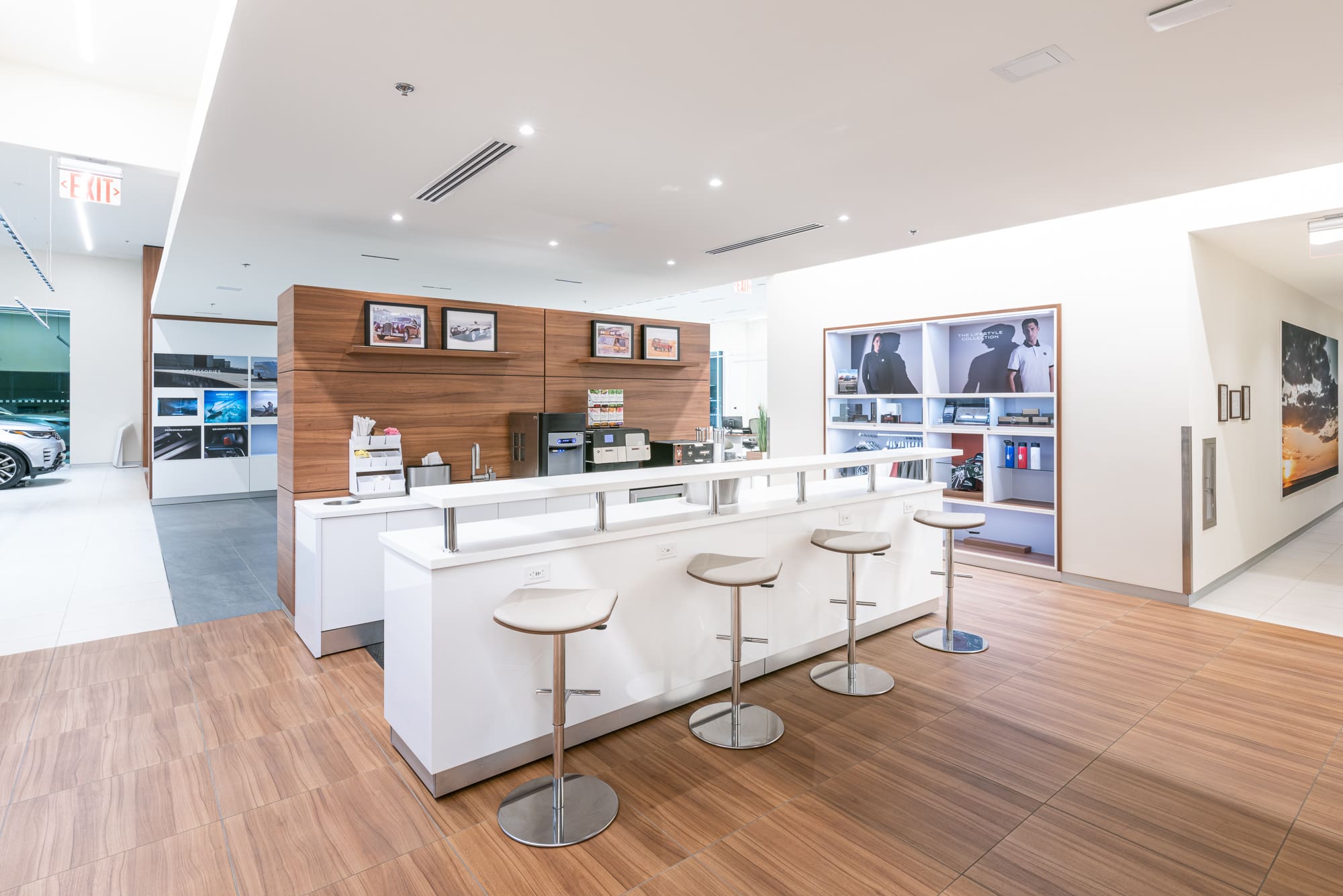 Arrowhead Jaguar Land Rover Dealership Willmeng Construction