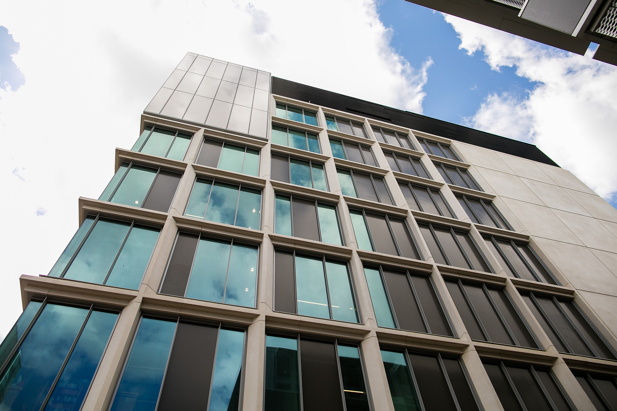 University of Bedfordshire Library, Luton Willmott Dixon