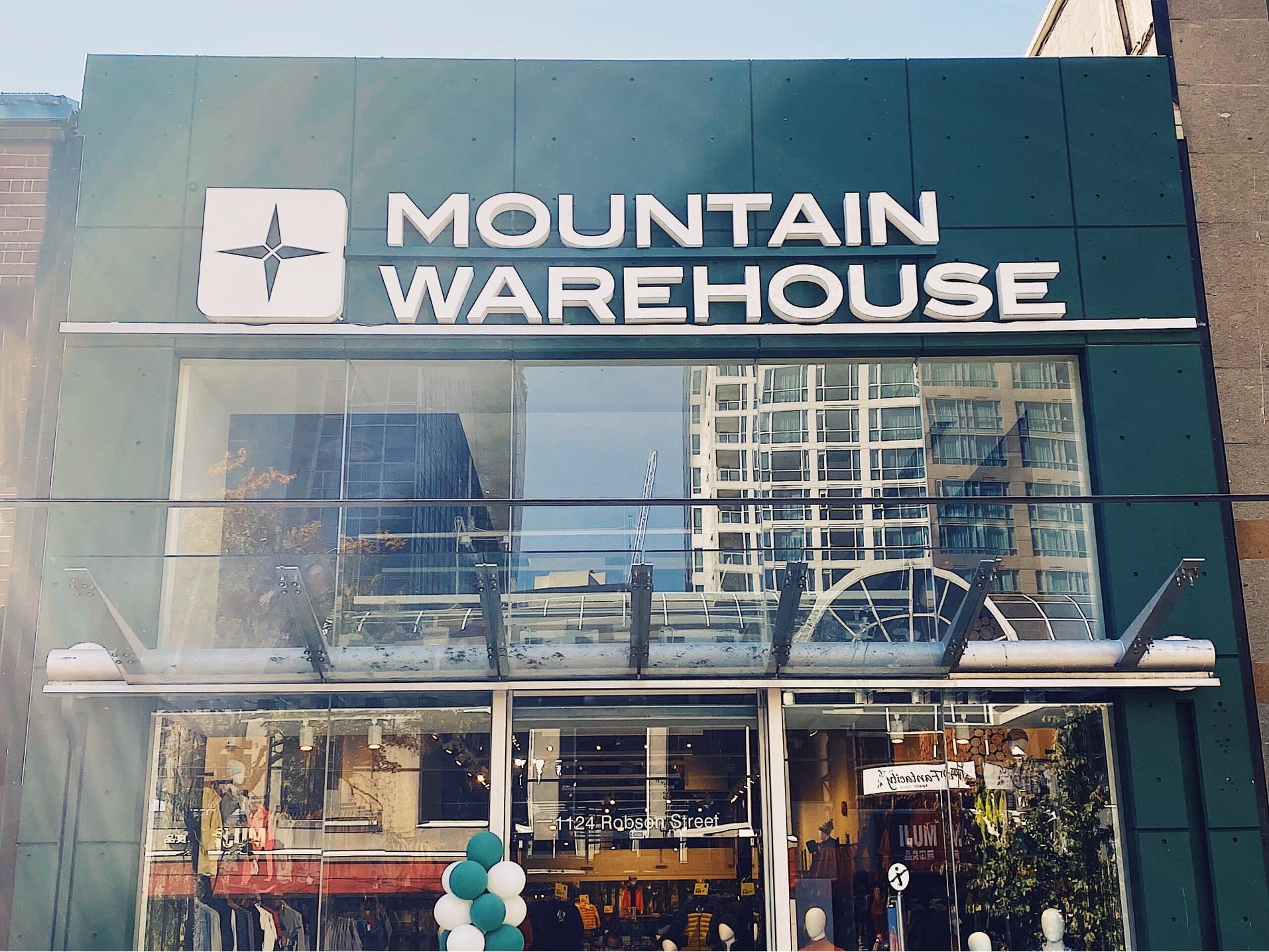 Mountain Warehouse Robson Street Vancouver Willow Spring