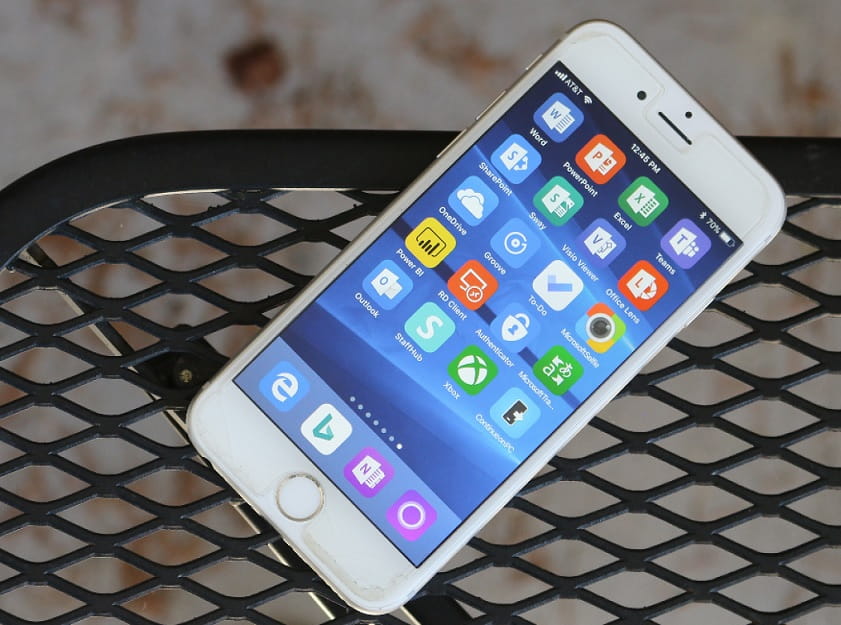 Microsoft Edge for iPhone grabs a major update with dark theme and more