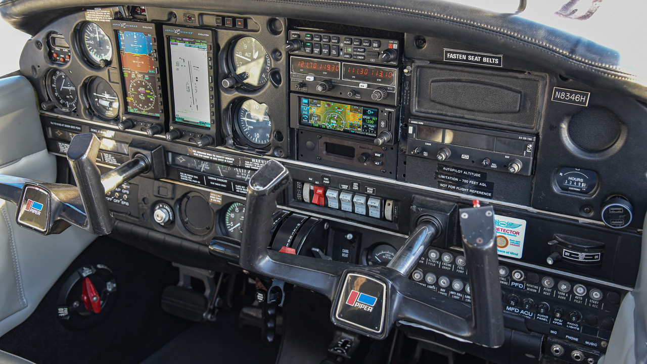 Airplane Rental Piper Archer PA28181 Wings Over LA Aviation