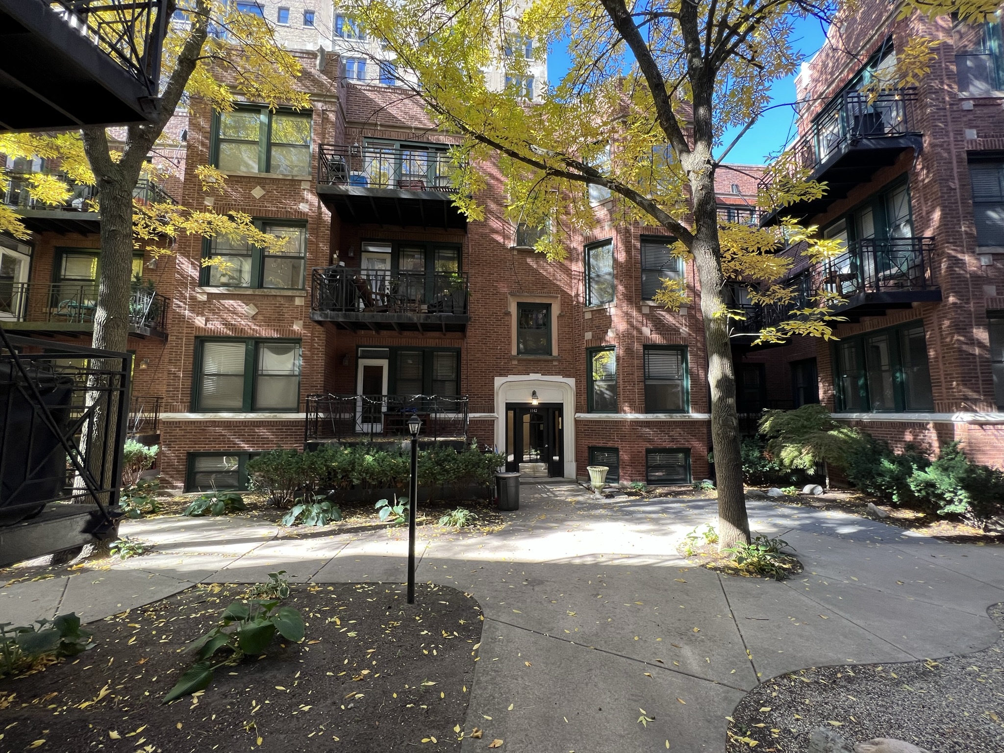 1136 West Pratt Blvd — Winnemac Properties