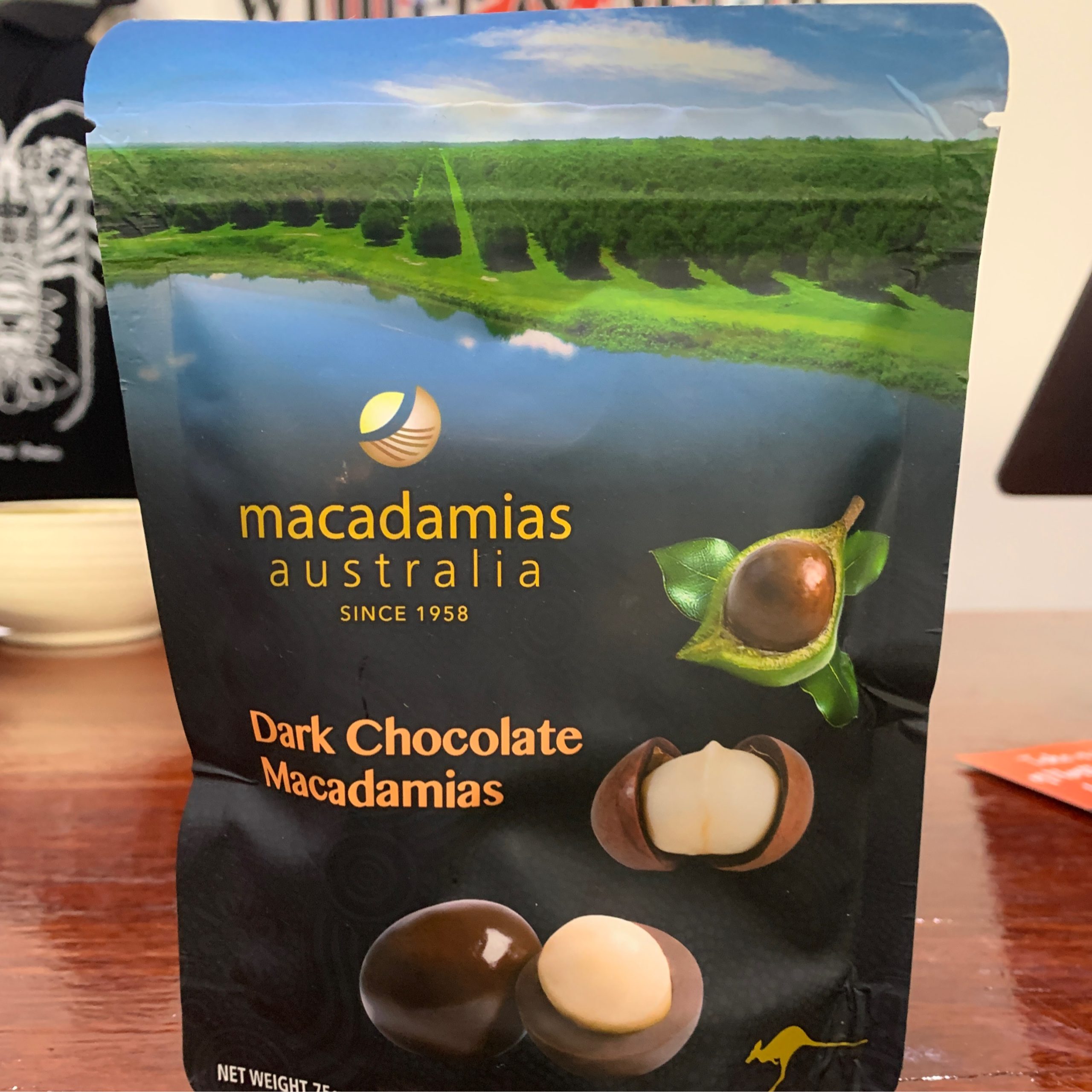 Macadamias Australia Dark Chocolate Winter & Mann