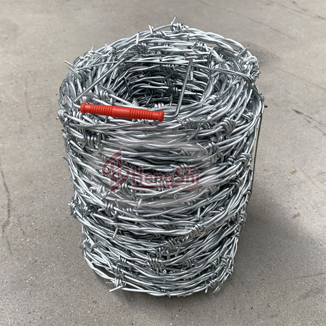 Barbed Wire Used for the isolation and protection of grassland borders