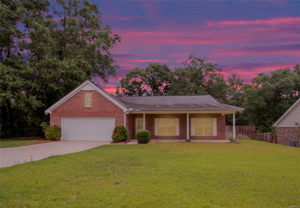 135 Comanche Street, Daleville, Alabama 36322 Wiregrass Home Team