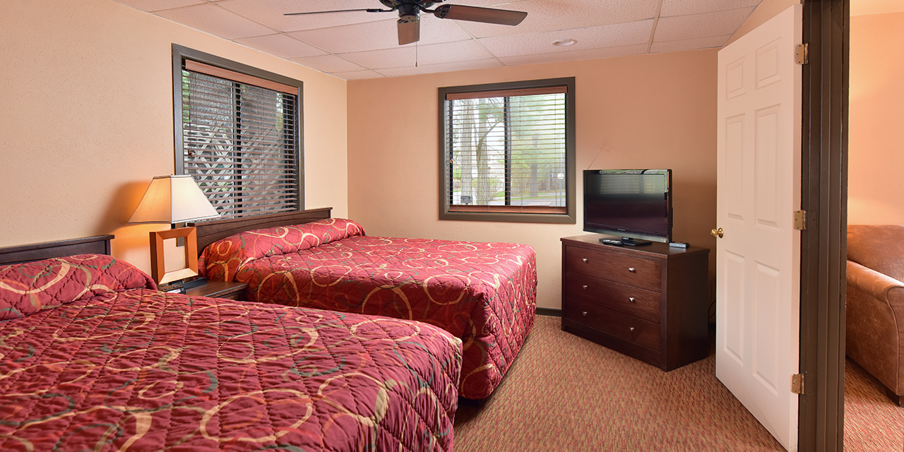 Baker's Sunset Bay Resort Wisconsin Dells WisDells