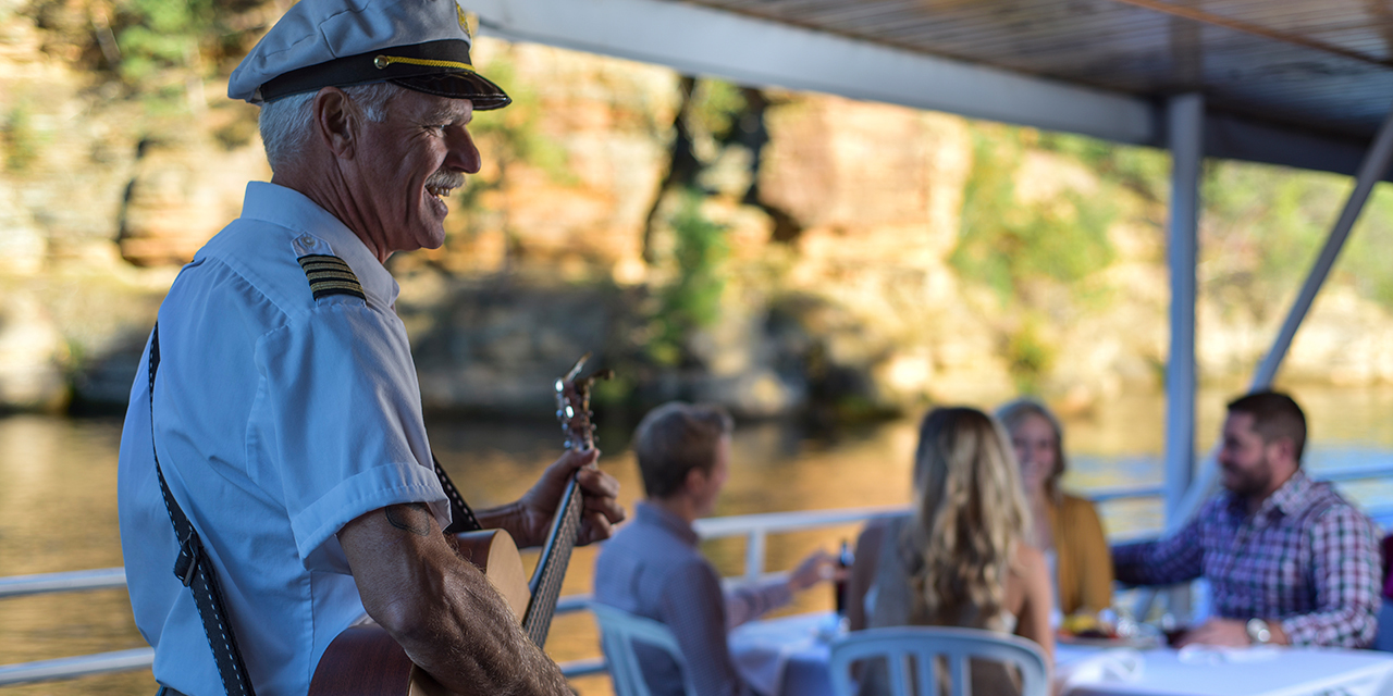 Dells Boat Tours® Sunset Dinner Cruise WisDells