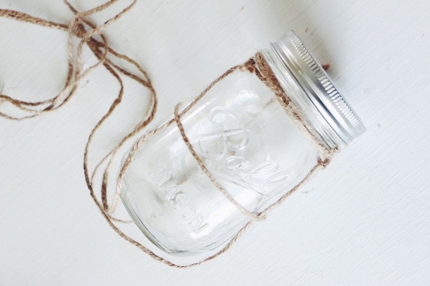This Mason Jar Gets Wrapped In Twine And Turned Upside Down! Wise DIY