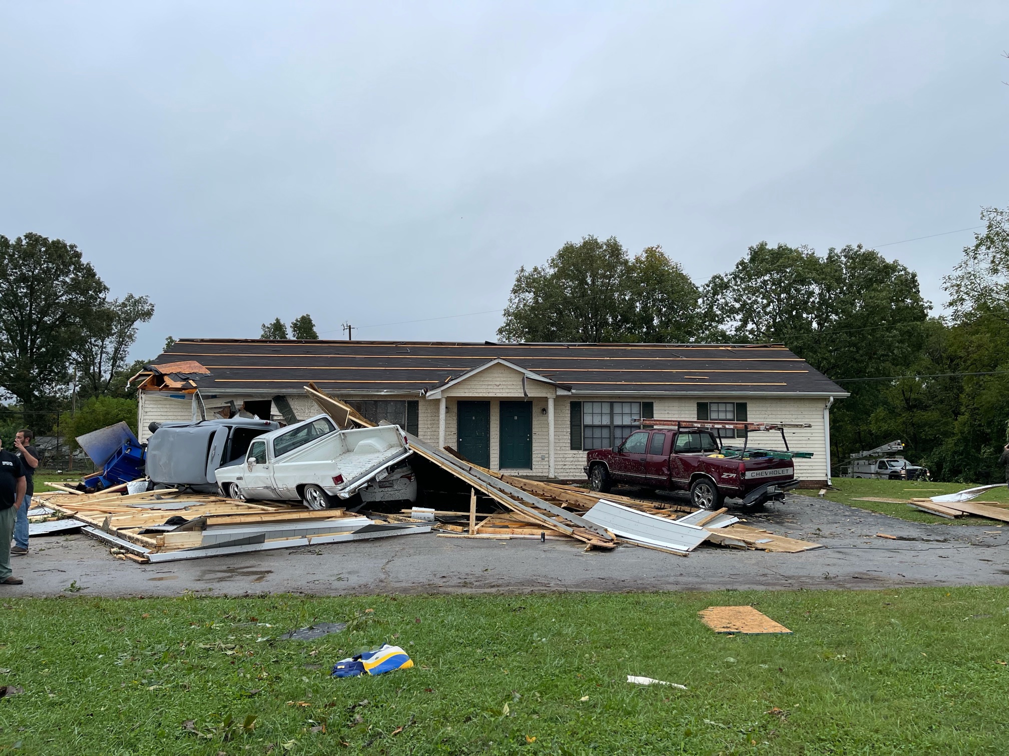 EF1 tornado damages areas of Crossville