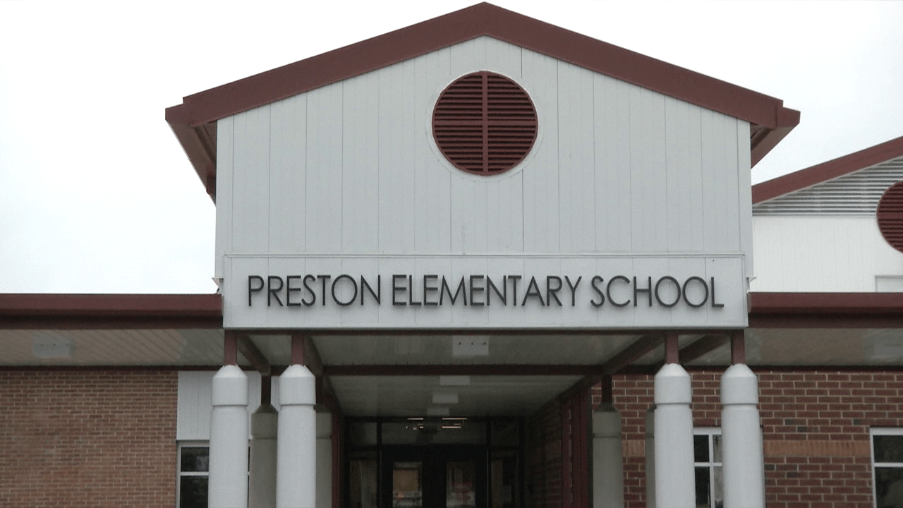 Preston Elementary School obtendrá su primer oficial de recursos