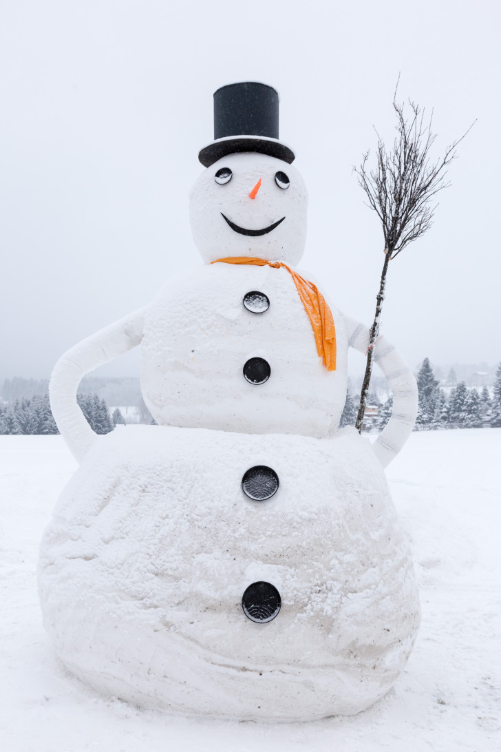 Größter Schneemann steht in Eibenstock WochenENDspiegel